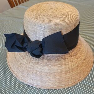 Elegant Black and Tan Women's Straw Hat